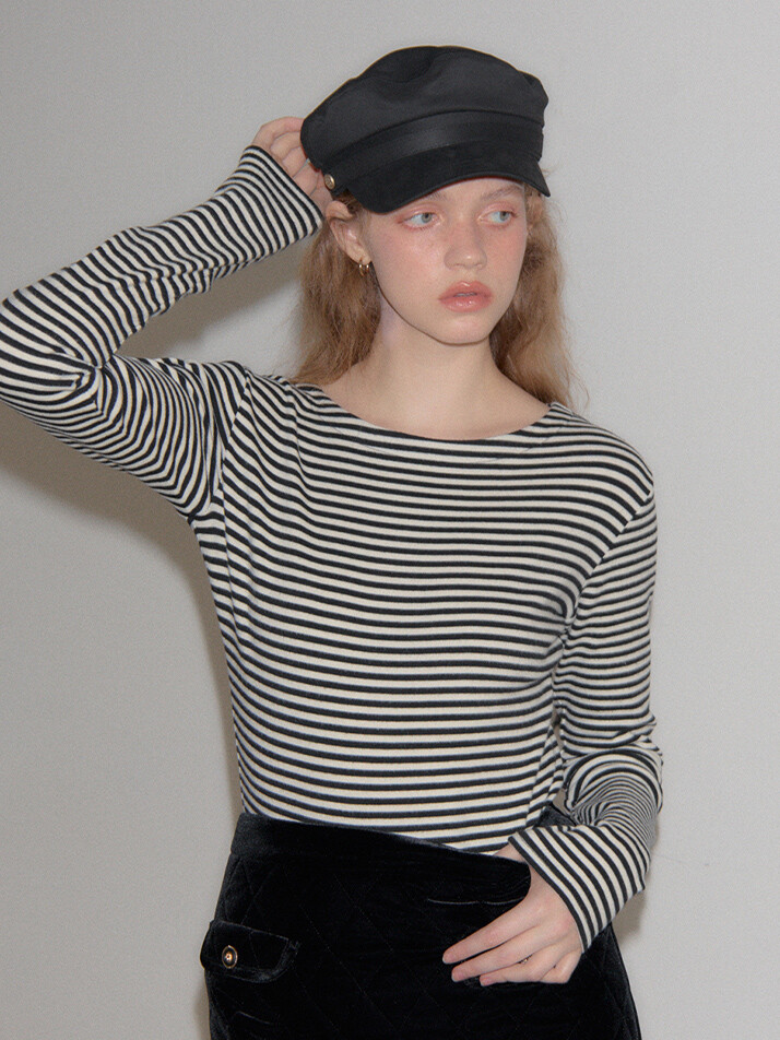 Suede Button Hat_ Black