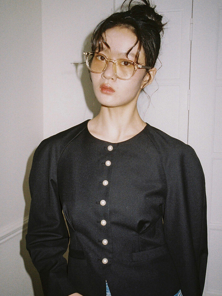Round Sleeve Black Jacket