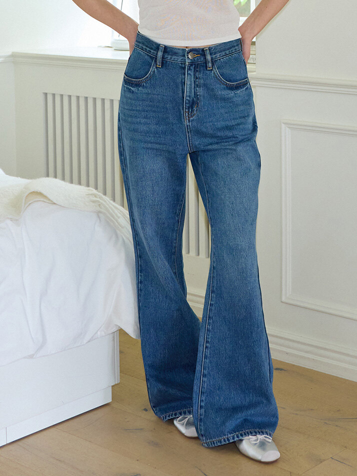 Loose Fit Bootcut Denim Pants