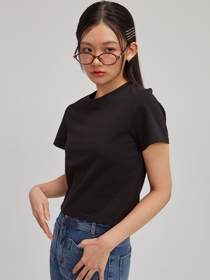 Basic Short Sleeve Crop T_ Black