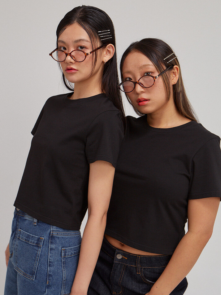 Basic Short Sleeve Crop T_ Black