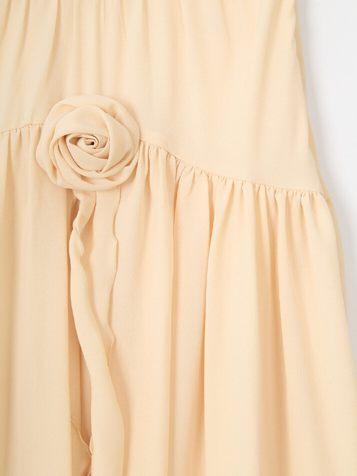 Corsage Point Shirring Skirt_ Ivory