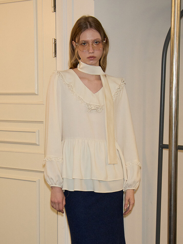 Scarf Ruffle Blouse_ Ivory 