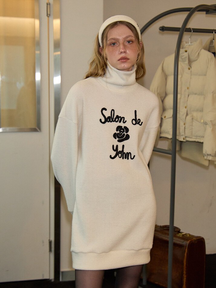 Logo Turtleneck Knit Dress_ Ivory