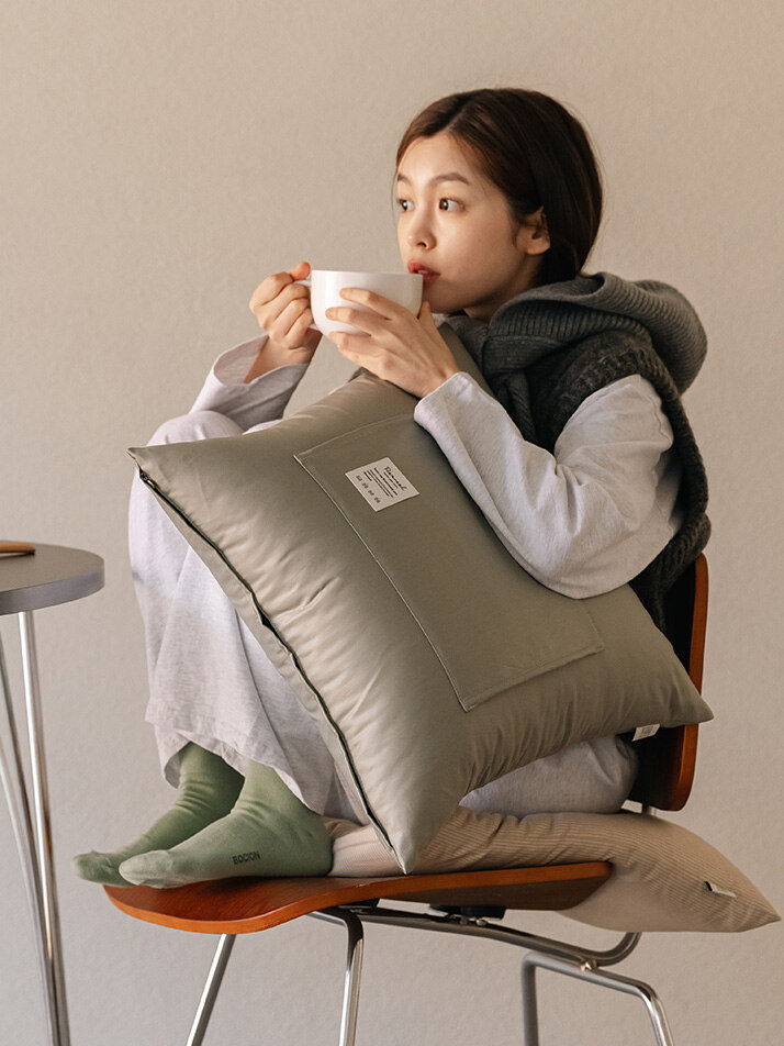 디어리얼 허그 포켓 쿠션커버 무지