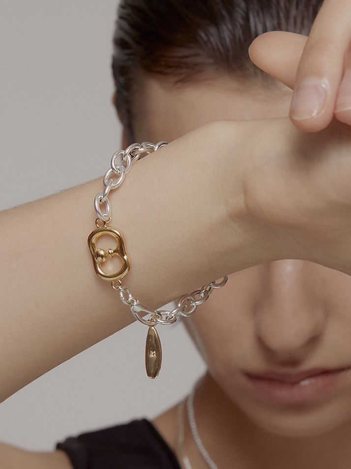 BOLD CHAIN LID BRACELET