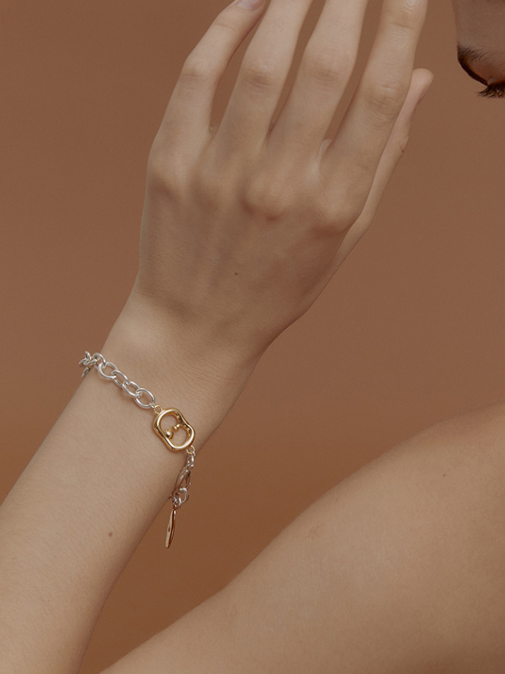 BOLD CHAIN LID BRACELET