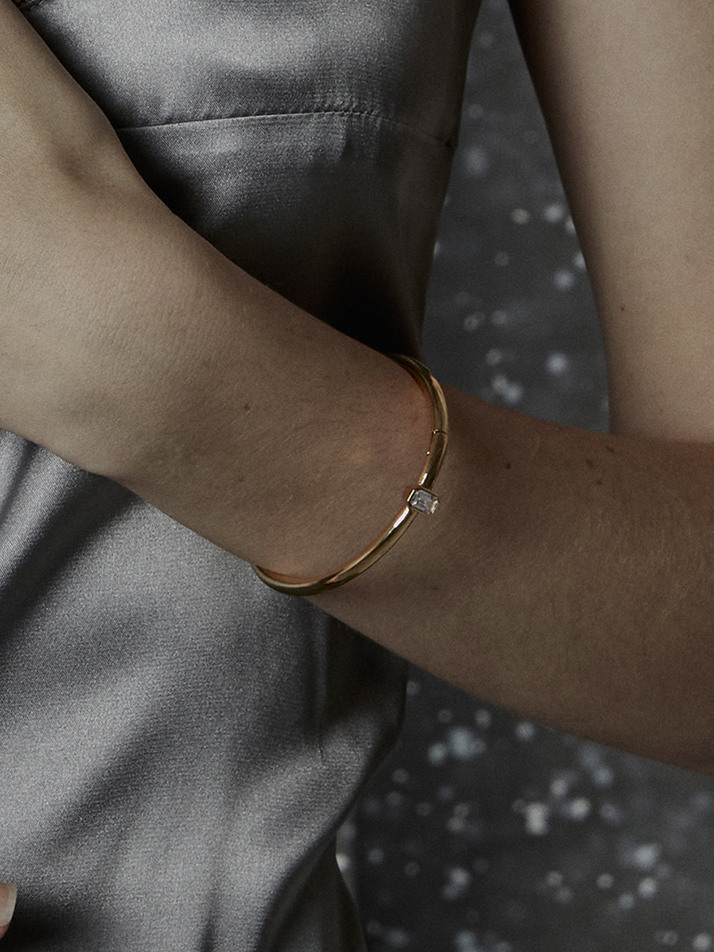 SHINY LID BANGLE WHITE GOLD
