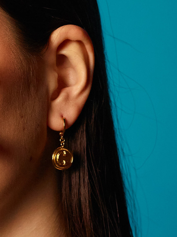 IC COIN EARRING GOLD