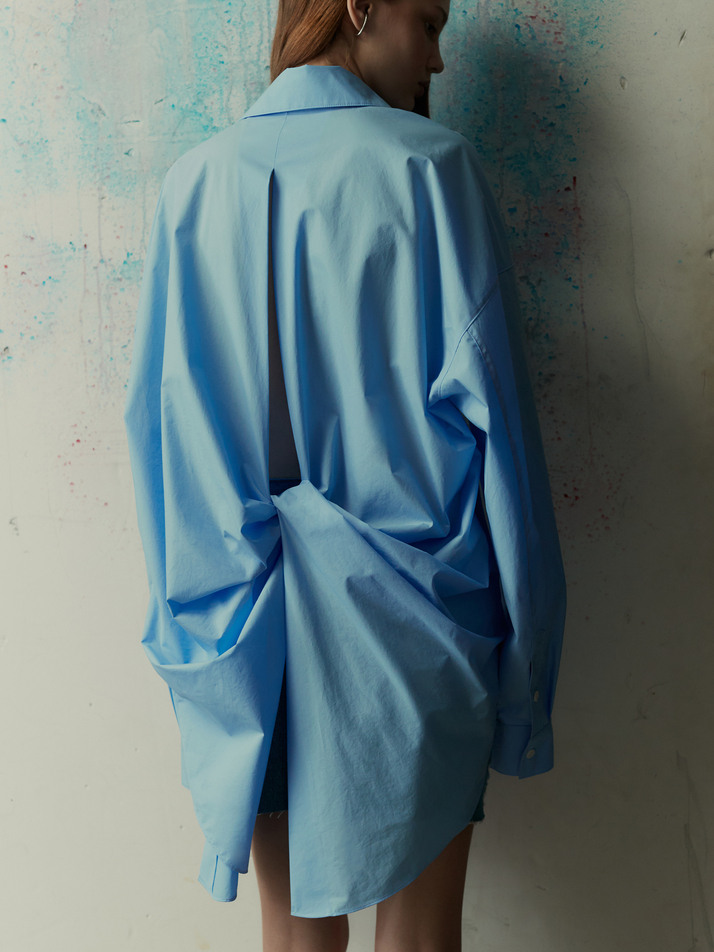 Oversized twisted-back cotton shirt