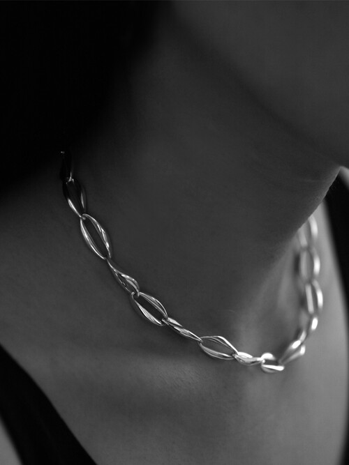 WEAVE CHAIN NECKLACE