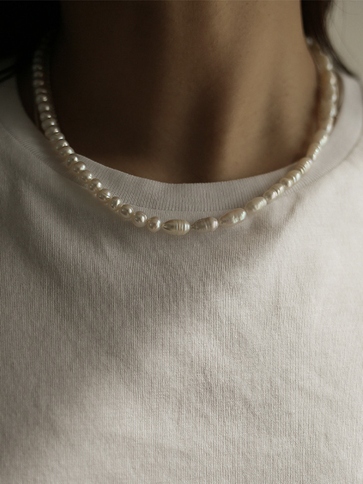 CLASSIC PEARL NECKLACE
