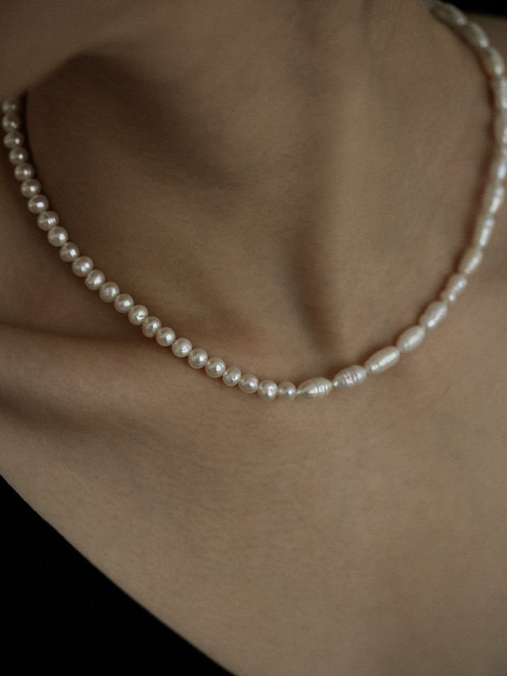 CLASSIC PEARL NECKLACE