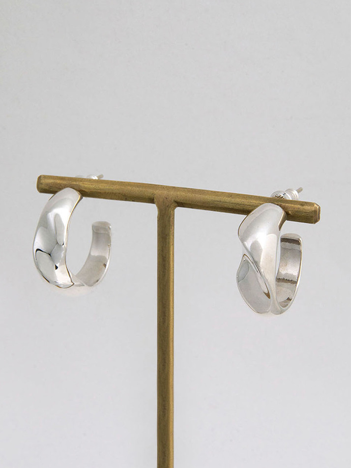 BOLDNESS CURVE HOOPS