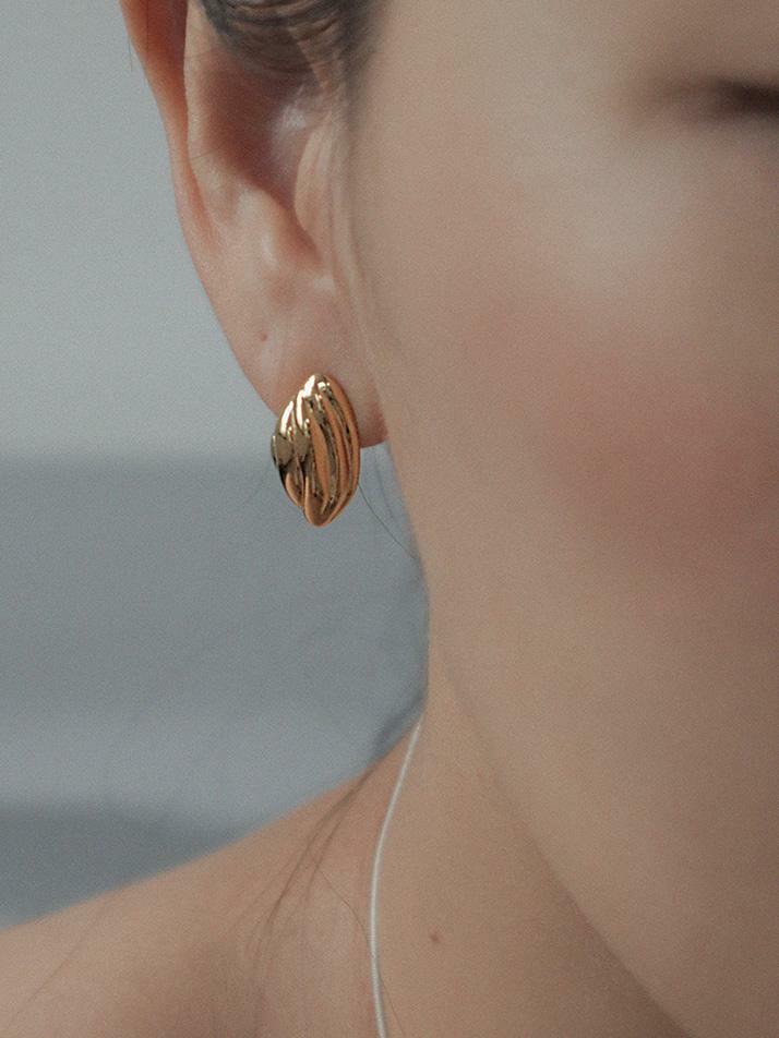 Mini Shell Earring