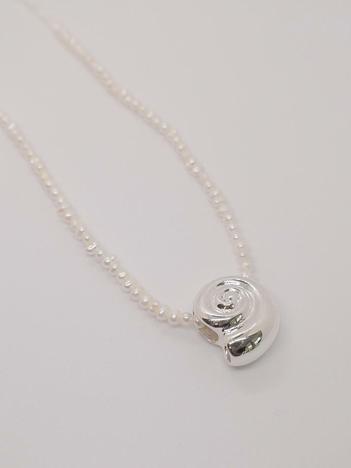 Oceanic Shell Pearl Necklace