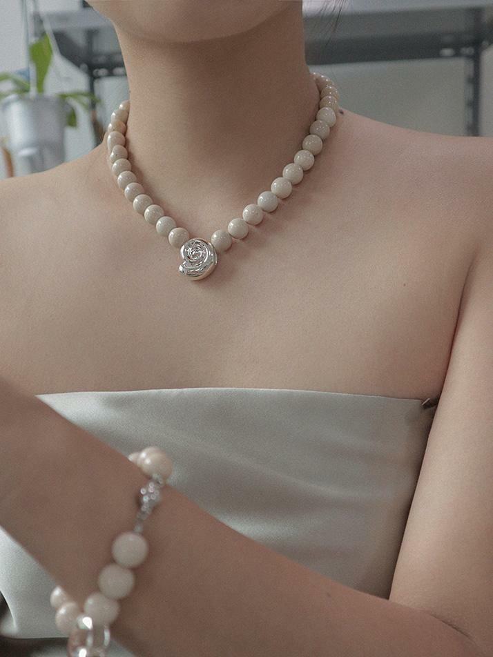 Oceanic Shell Bold Necklace