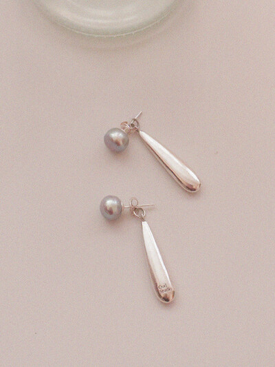 Gray Pearl Drop Earring