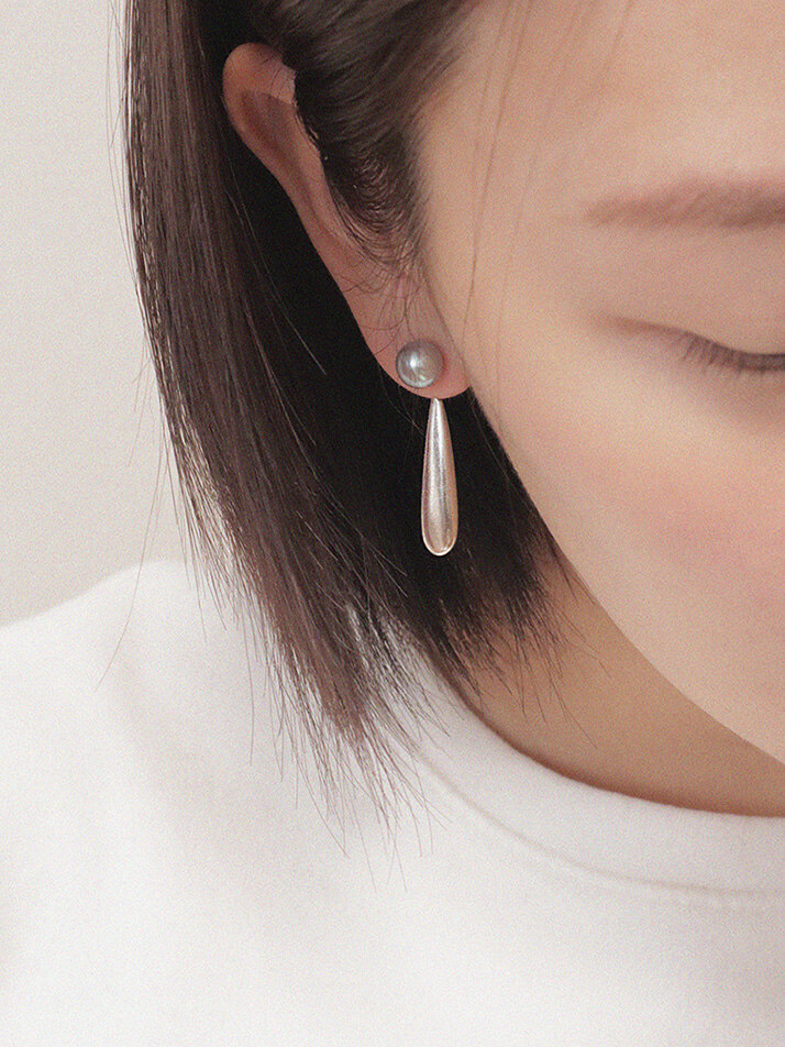 Gray Pearl Drop Earring