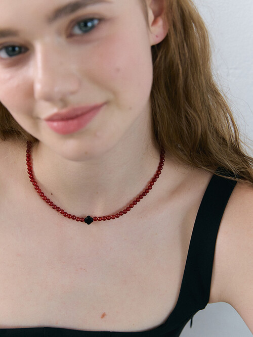 Berry and Clover Necklace_Slim