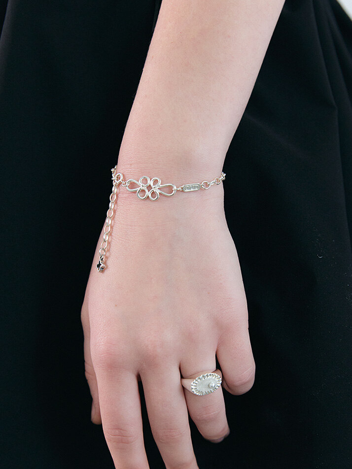 Knot Link Bracelet