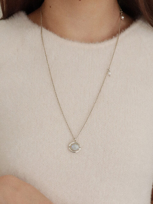 Vintage Button Necklace(Oval Rainbow Moonstone)