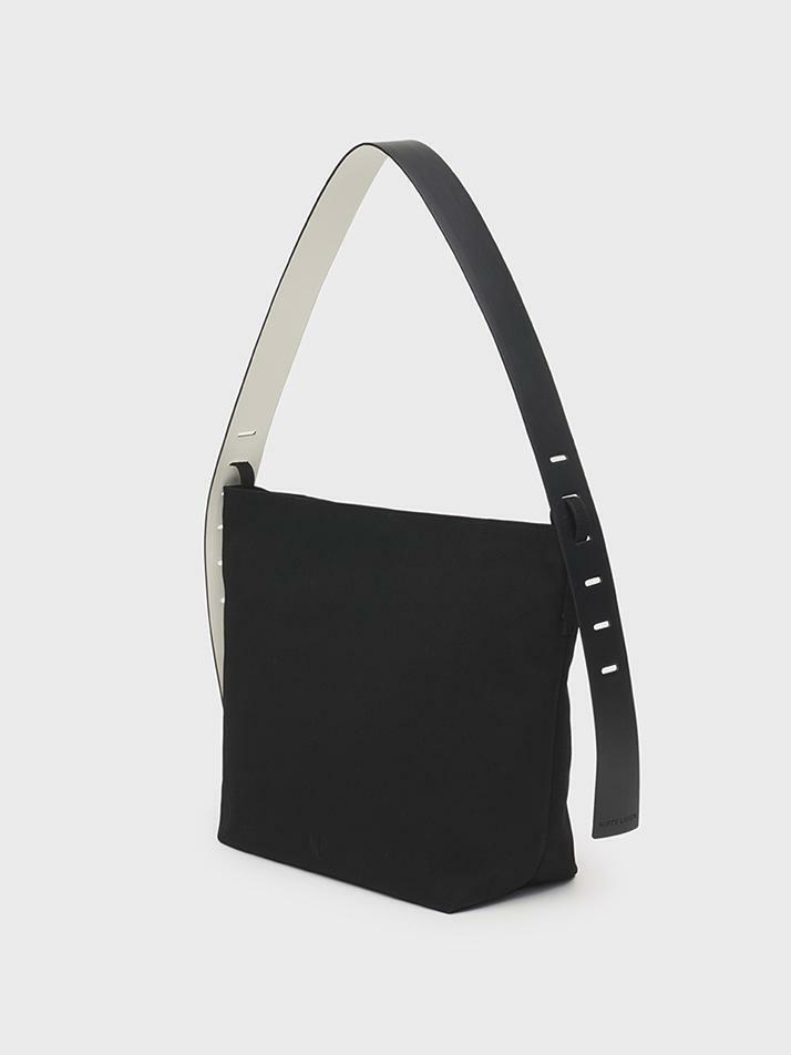 A/P 002 MORETEX WATER FLOW ECO LEATHER STRAP SHOULDER BAG L_BLACK