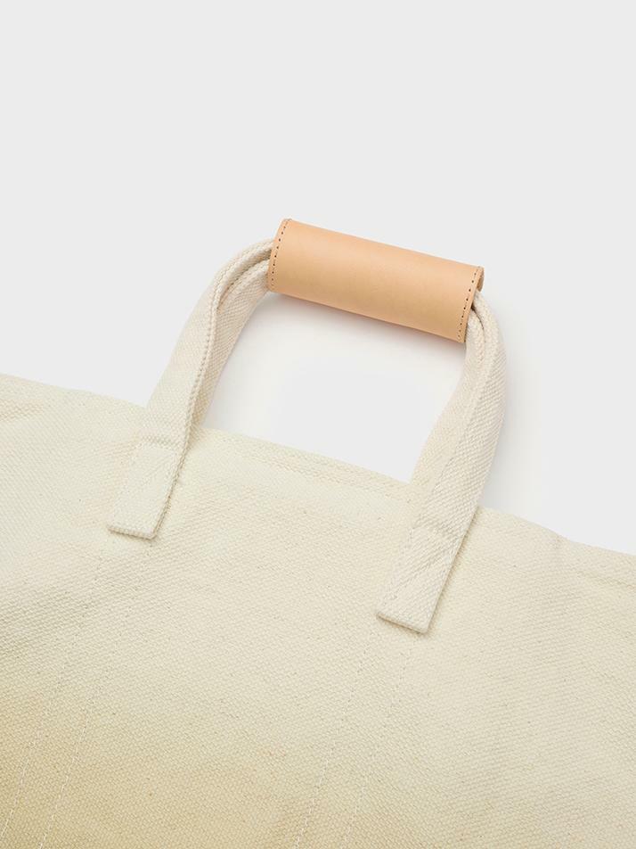 A/P 004 NIFTY GRADATION SHOPPER BAG M_KHAKI
