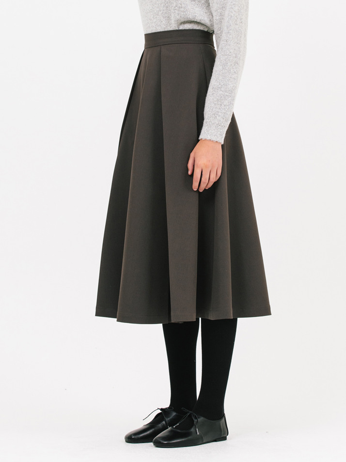 front tuck flared skirt_deep khaki