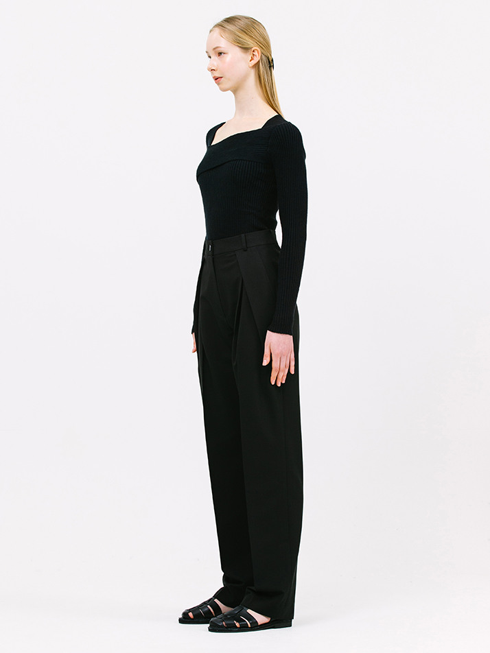 crossed tuck pants_black