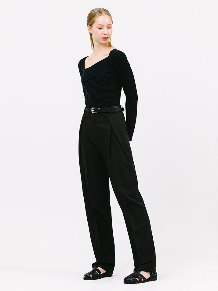 crossed tuck pants_black