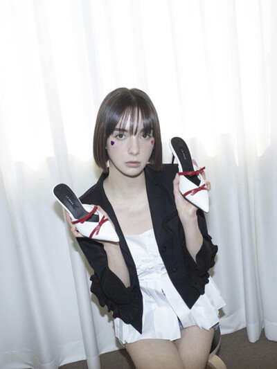 LINA ( WHITE / RED )