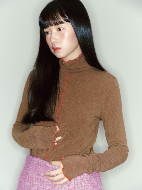 Color Block Interlock Turtleneck_brown