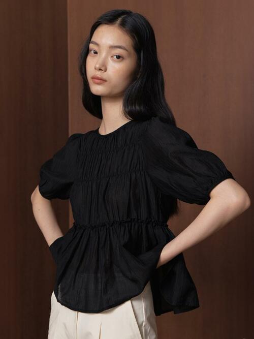 Almond Shirring Blouse_black