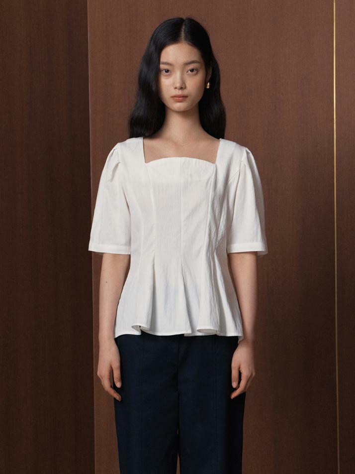 Half Moon Neck Blouse_white