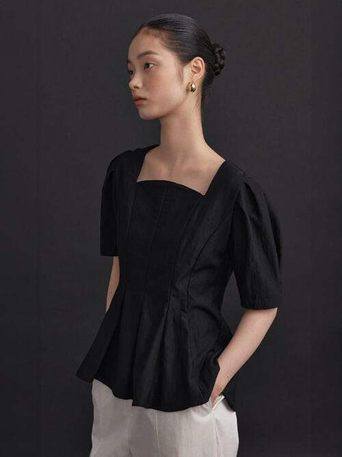 Half Moon Neck Blouse_black