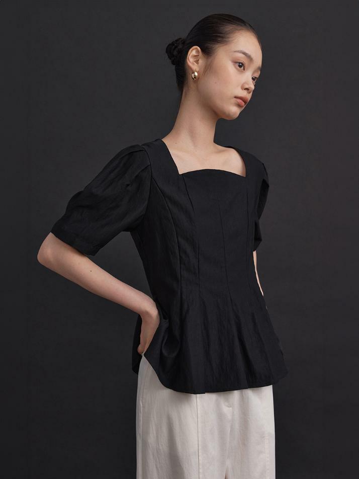 Half Moon Neck Blouse_black