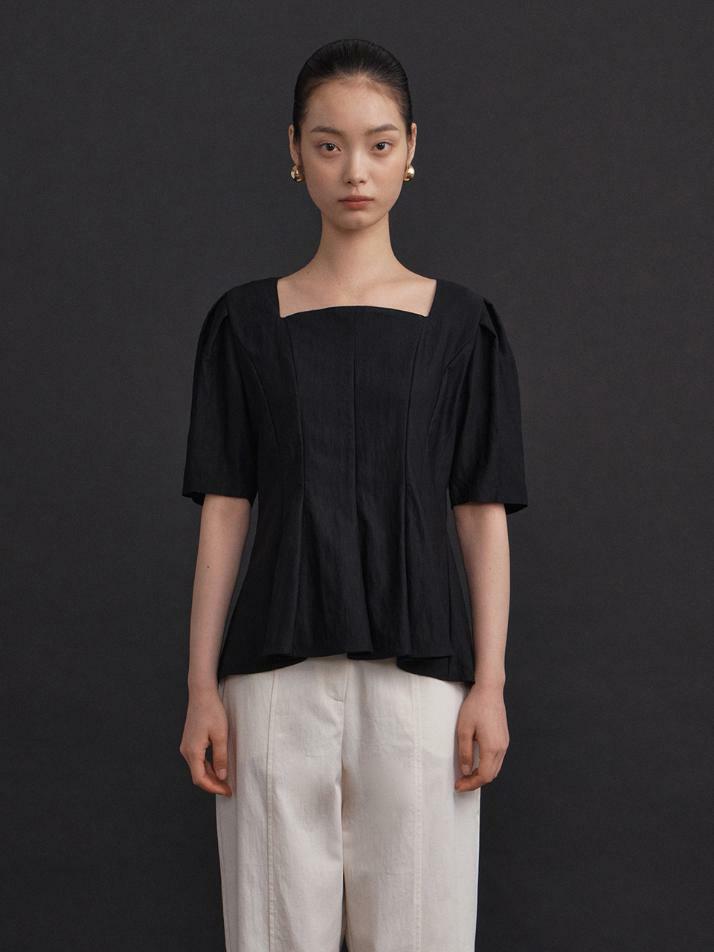 Half Moon Neck Blouse_black