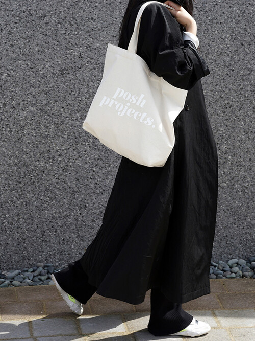 E128 빅 홀리데이 로고 에코백 화이트