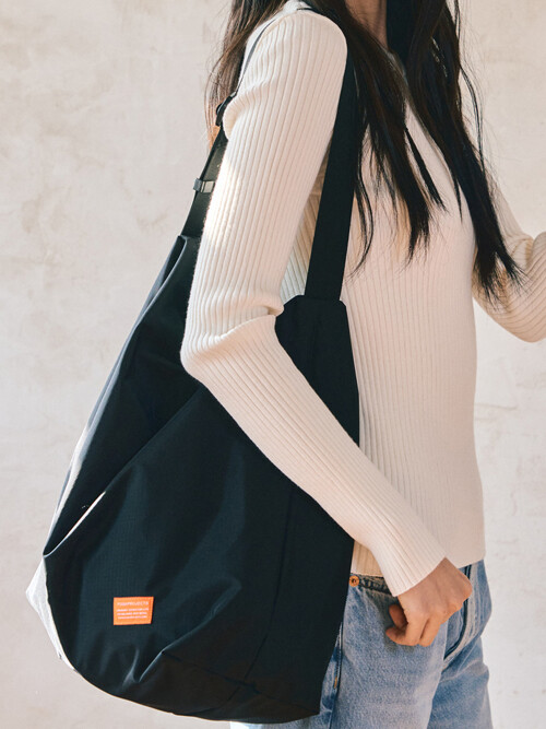 F137 캥거루백 라지 블랙