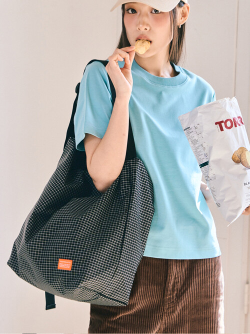 F137 캥거루백 라지 블랙 그리드스탑