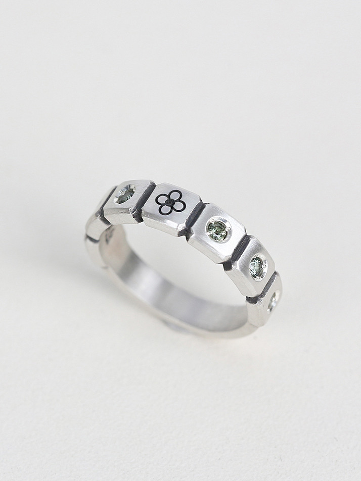 7 Dot clover ring (khaki) (925 silver)