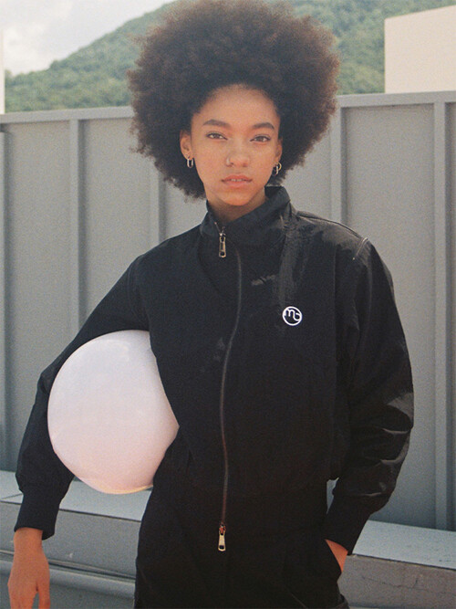 zip-up vest windbreaker black