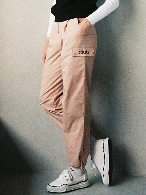 string round jogger pants beige