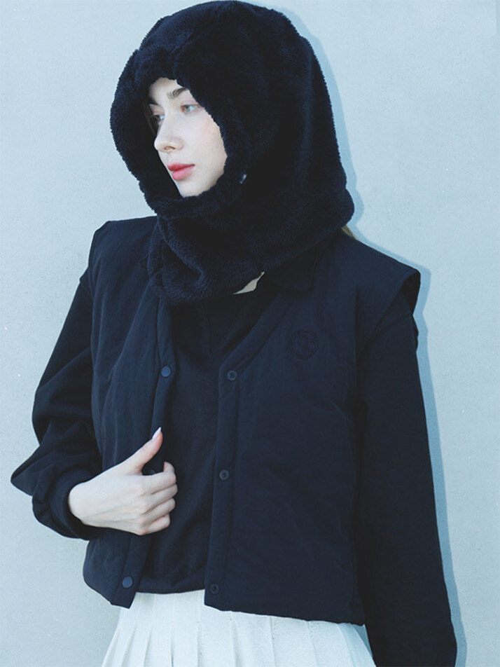 V padding crop vest black