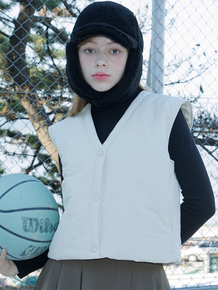 V padding crop vest ivory
