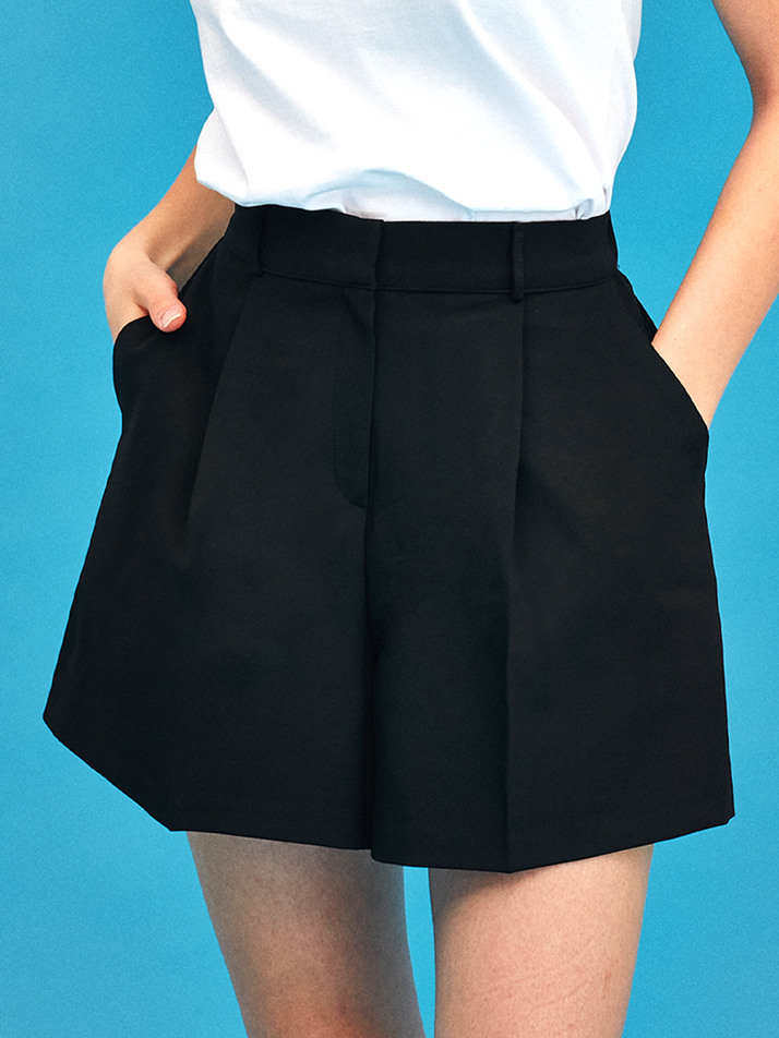 Basic Pintuck Shorts black