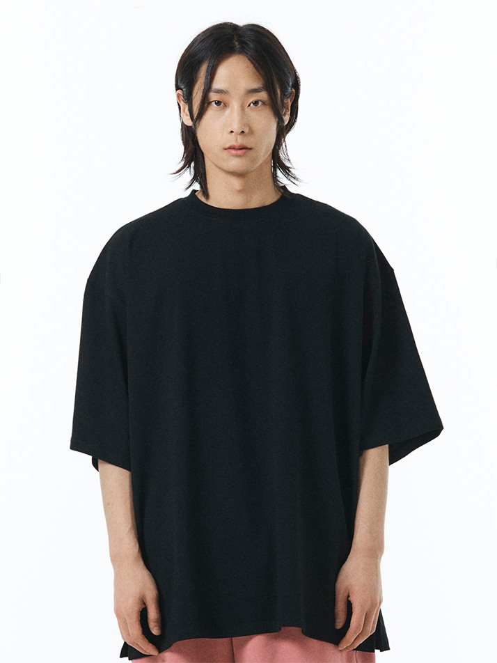 태그 포인트 오버핏 티셔츠 - BLACK