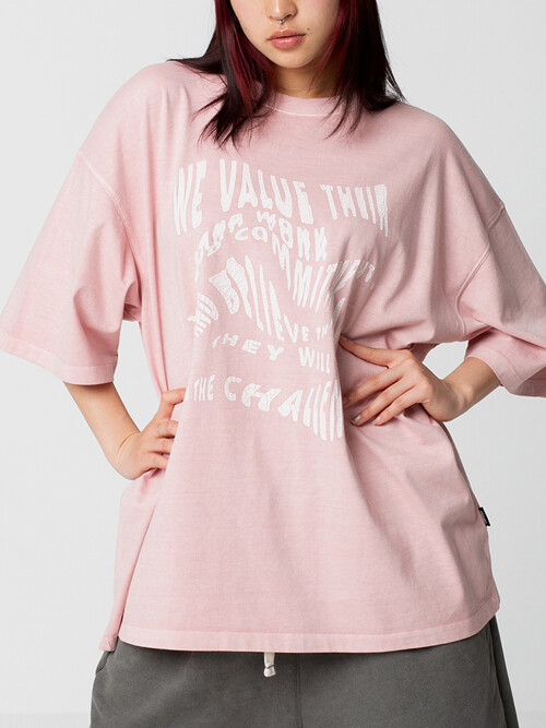 웨이브 레터링 피그먼트 티셔츠 - 핑크