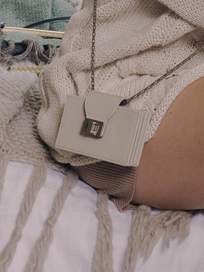 Echell Taylor Wallet [Light gray_silver]